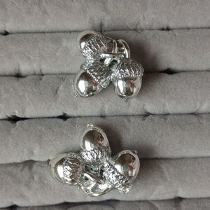 Vintage silver tone luxury acorns on a branch clip on earrings